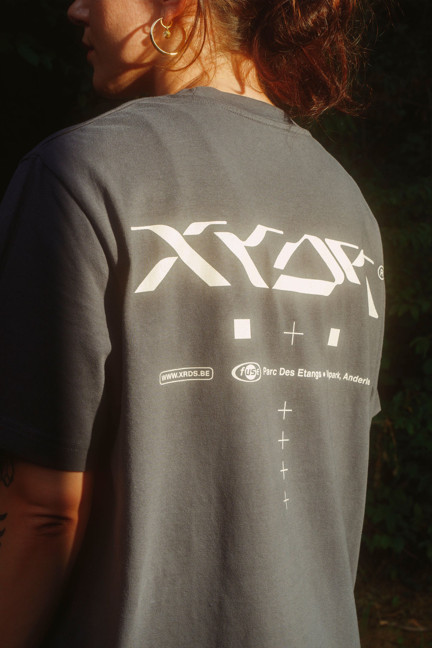 T-SHIRT GREY 'CROSS'