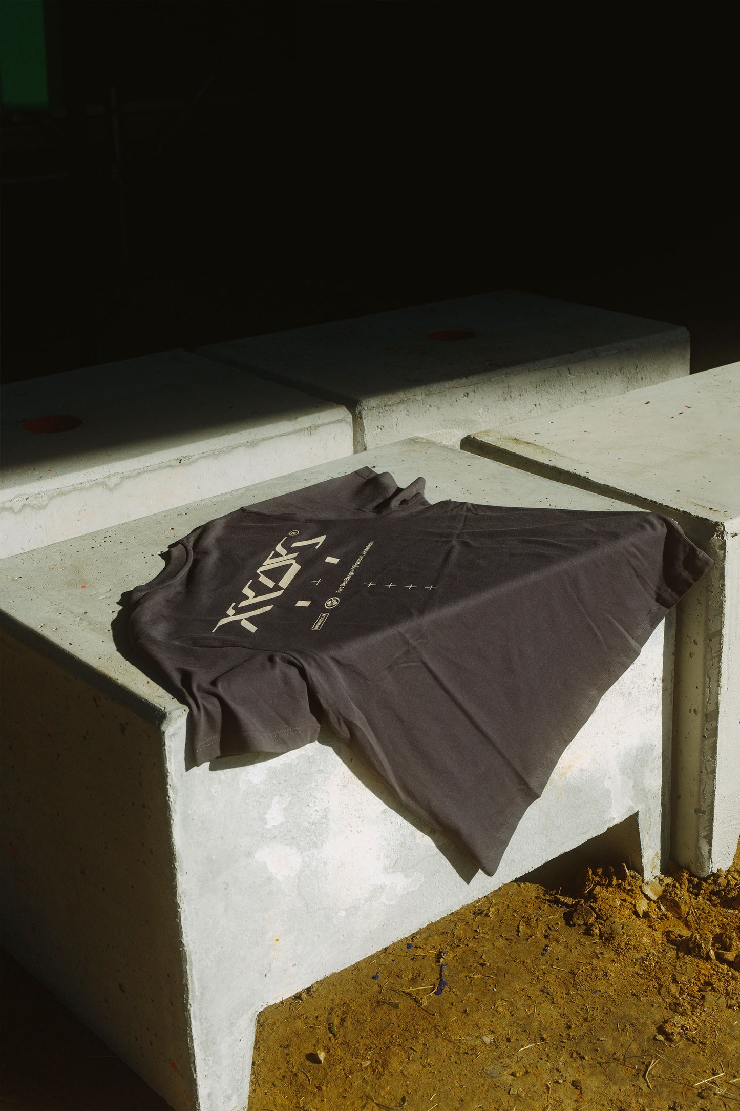 T-SHIRT GREY 'CROSS'